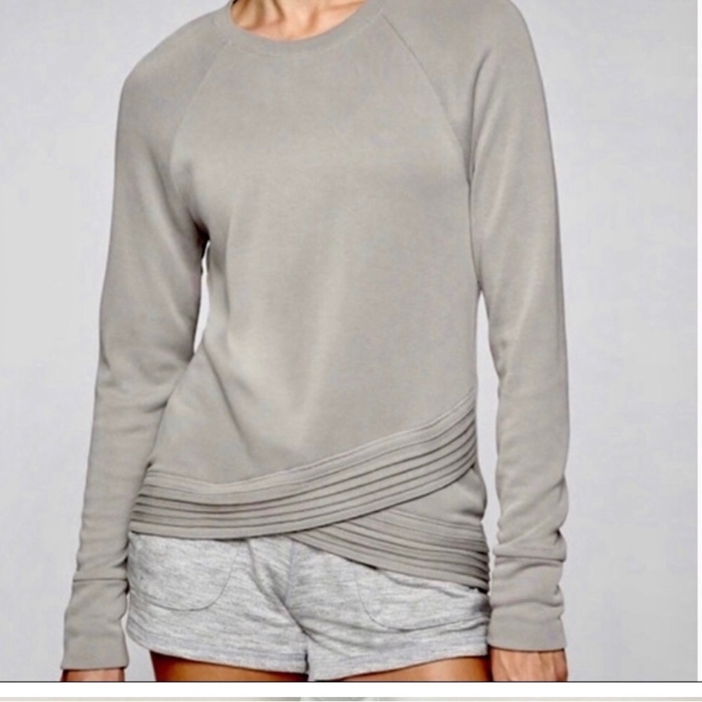 Workshop- Asymmetrical cross hem sweater, size M